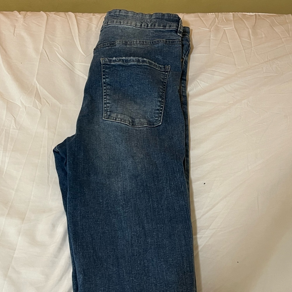 Flared Stretch Ripped Jeans